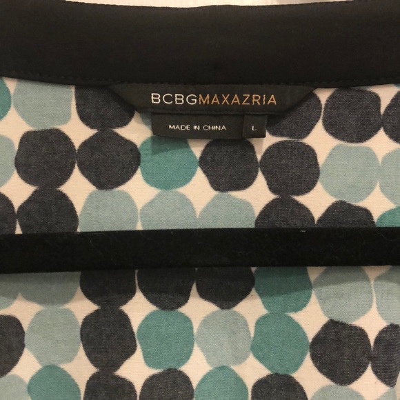 BCBGMAXAZRIA top - L - faux wrap with belt - Picture 3 of 8